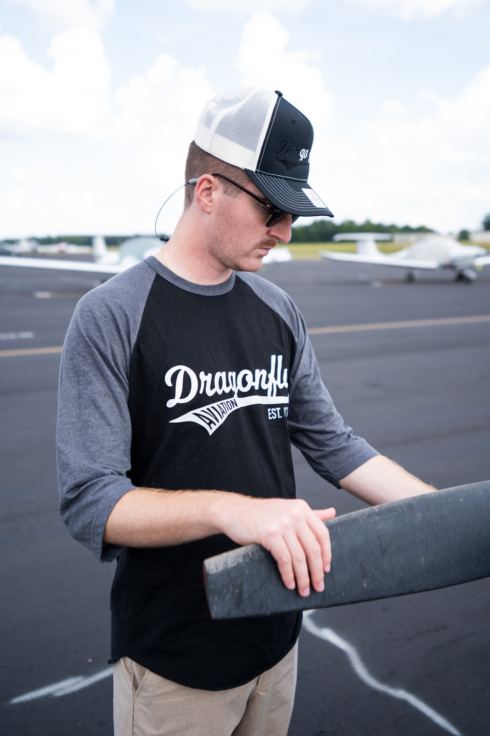 Dragonfly Aviation black and heather gray baseball raglan tee